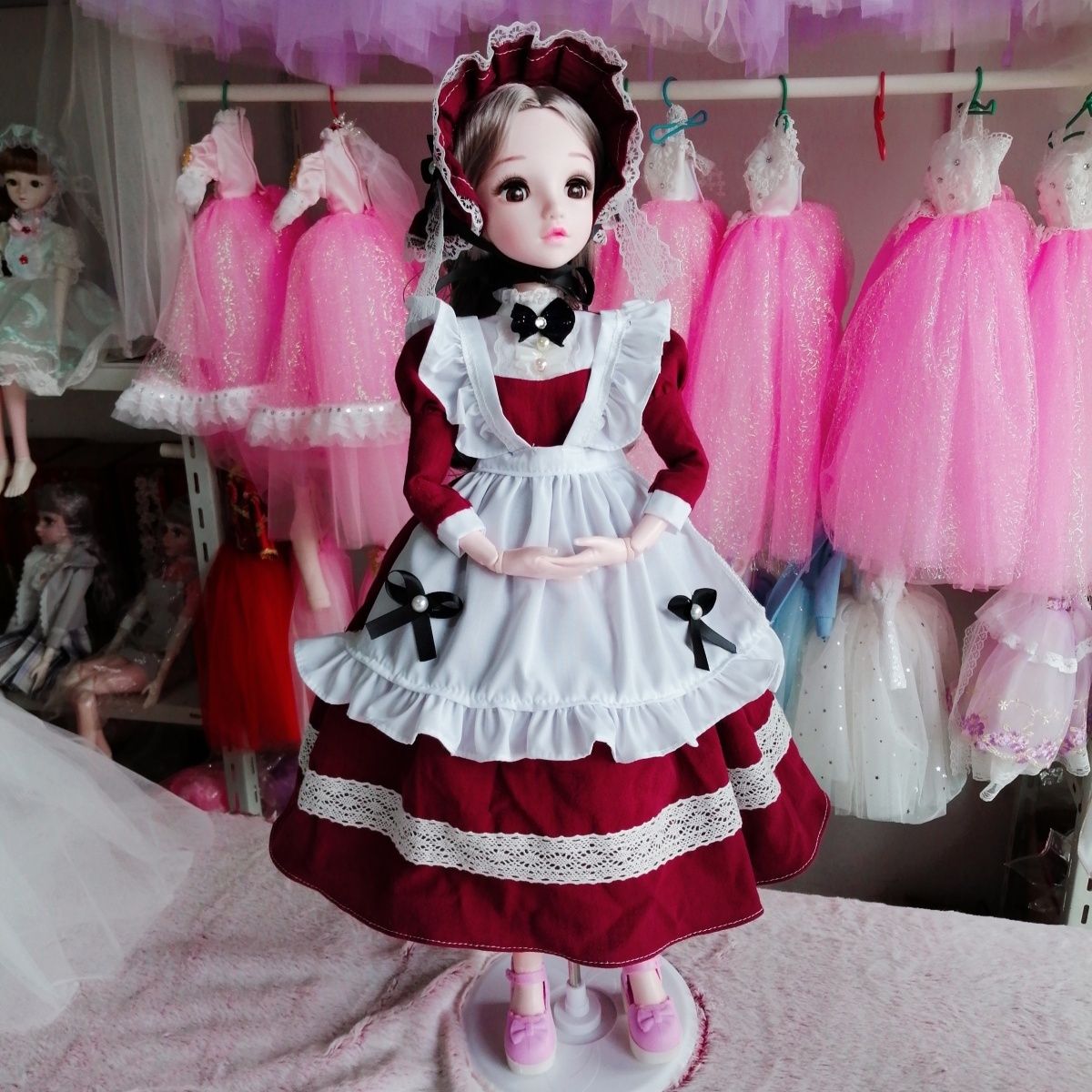 Vintage Burgundy Maid Costume  - Collectible Vintage Matches 评论和价格