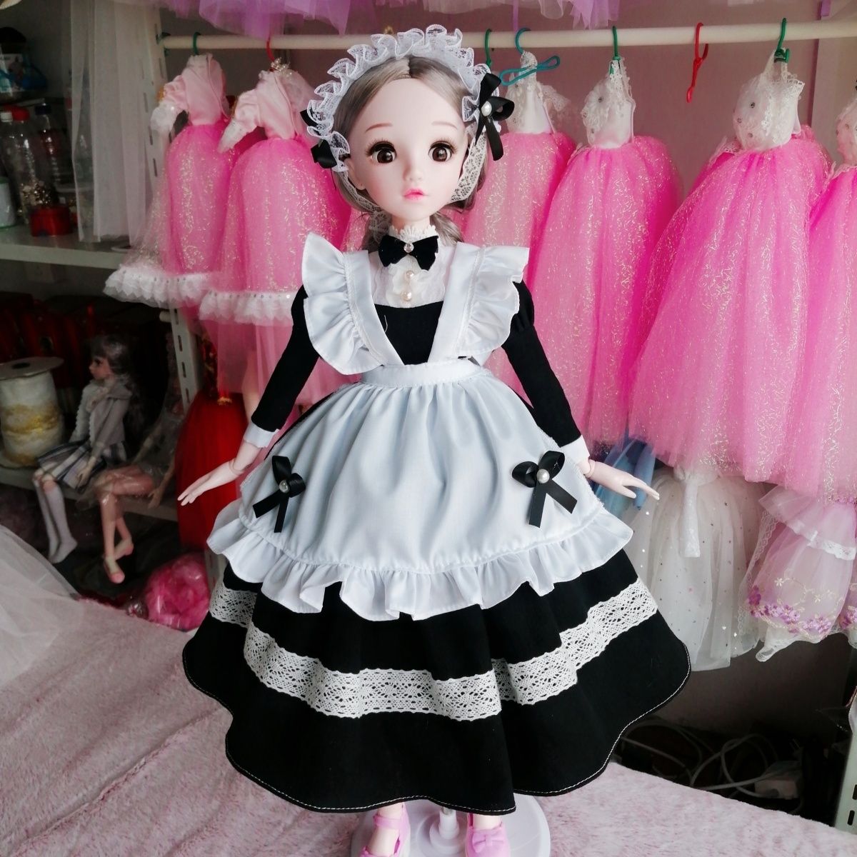 Vintage Burgundy Maid Costume  - Collectible Vintage Matches 评论和价格