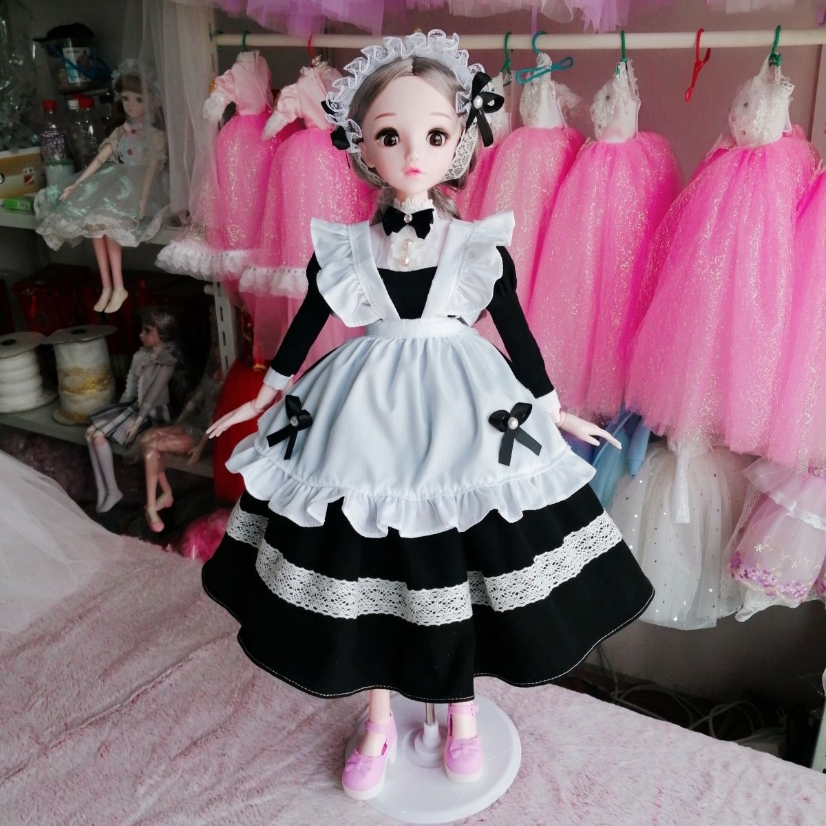 Vintage Burgundy Maid Costume  - Collectible Vintage Matches 评论和价格