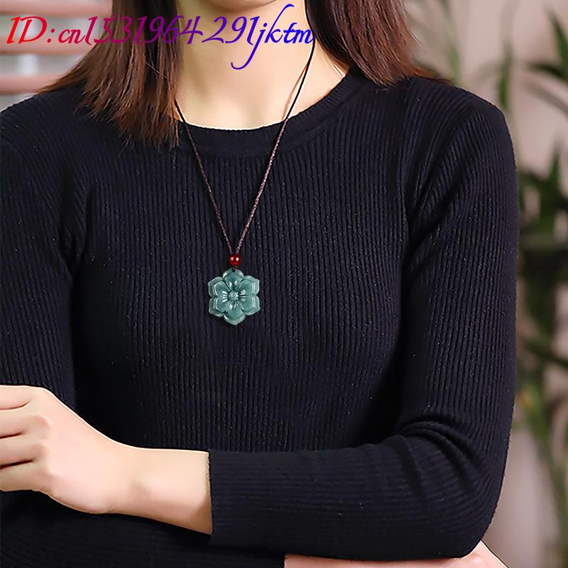 Burmese Jadeite Flower Pendant - Vintage Necklace 评论和价格