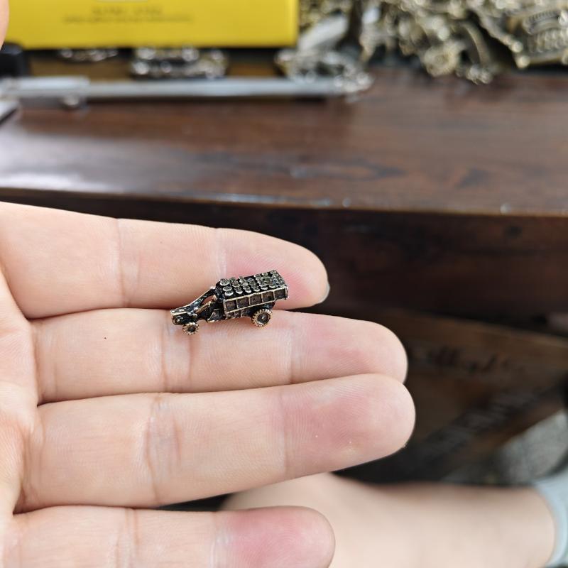 Iron Miniature Truck Retro Vin - Vintage Collectible Trucks 评论和价格